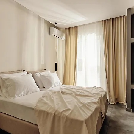 Amaroo - 250m From The Beach, By Zantewize