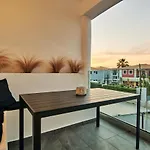 Apartman Amaroo - 250m From The Beach, By Zantewize Laganász