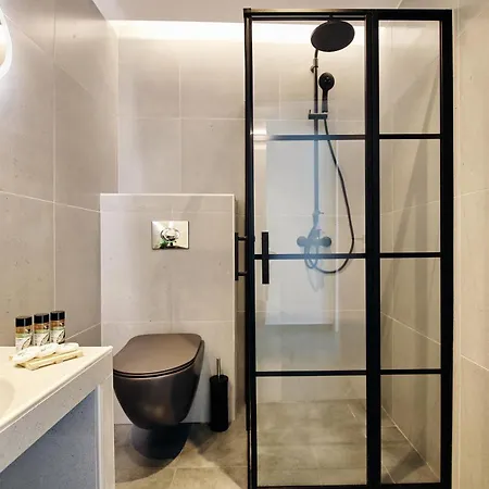 Amaroo - 250m From The Beach, By Zantewize *